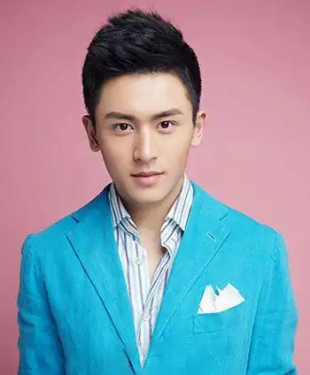 男生瓜子脸发型设计