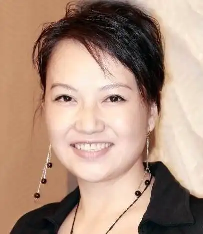 【王为念妻子资料】王为念现任妻子杨蕾 / 比乐族