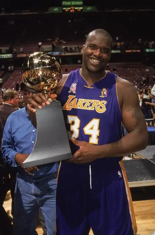 奥尼尔:场上横行霸道场下无所不在的大鲨鱼|奥尼尔|nba|杜德利_新浪