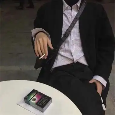 男生头像低调沉稳