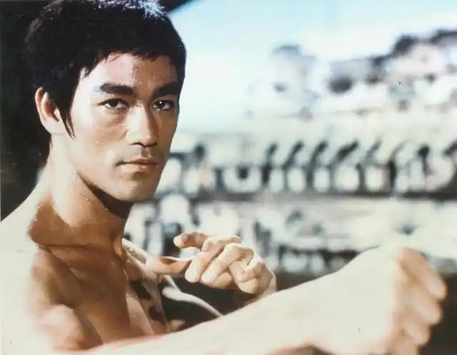 泰森说能打死李小龙是真的吗?专家:没错,模仿李小龙会死路一条