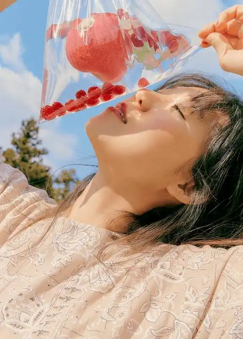 跟女明星学,满分春日氛围感日常照!_cr_照片_氧气