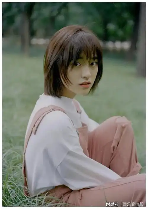 沈月一组写真照片流出,能治愈的微笑太迷人,粉丝:最美初恋|言承旭|陈