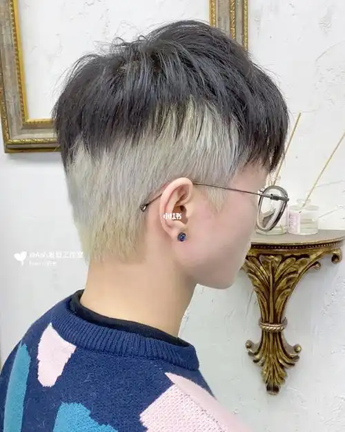 双色染发,属于男生的挂耳染