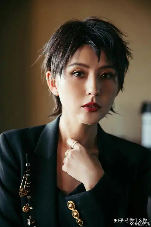 热依扎发文向网友硬核豌豆道歉她应该是第一个向素人道歉的明星