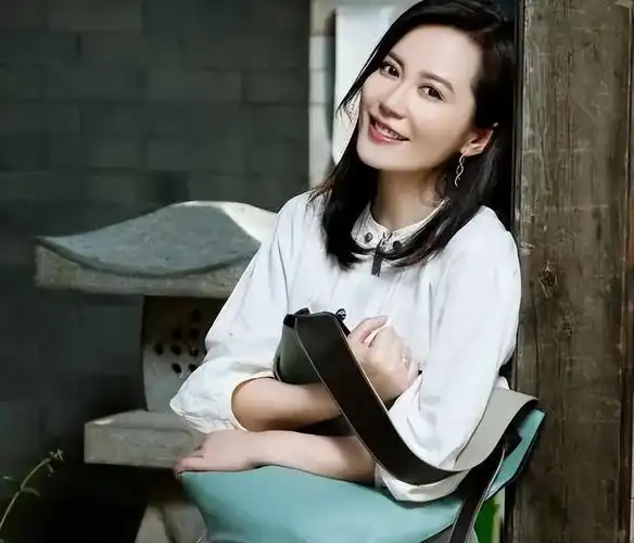 选择深造自己的俞飞鸿放开了柳云龙的手,而后柳云龙也遵循着自己的心