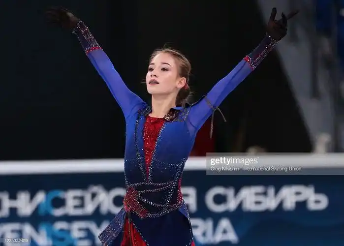 花滑俄萝七妹索菲亚阿卡蒂耶娃颜值向