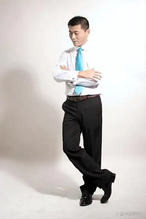 在一个平凡的夏日晚上,安徽电视台知名节目主持人王小川的社交平台上