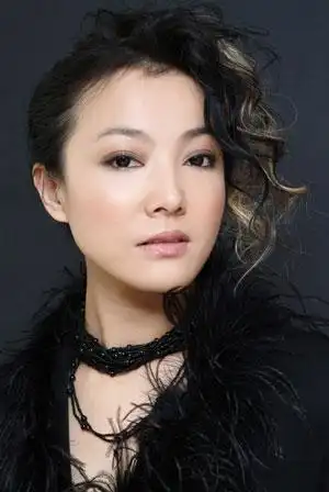 主持人简介   12岁时韦嘉第一次登台   1997年韦嘉出版发行首张个怂