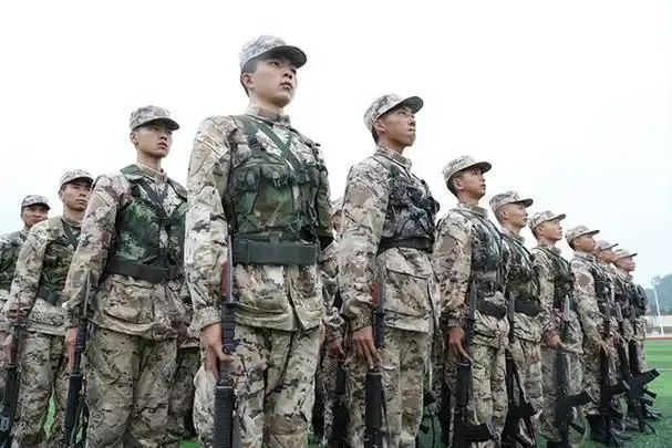 士兵训练抗击打:直击新兵刺杀基础动作训练现场(4)