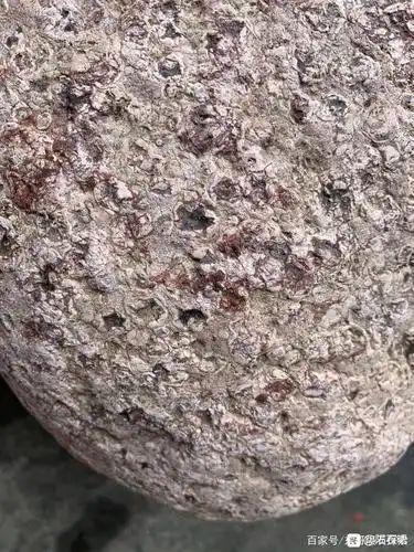 罕见的七彩"cv3.0碳质球粒陨石"