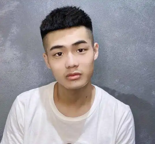 男生什么发型好男生应该剪什么样的头发