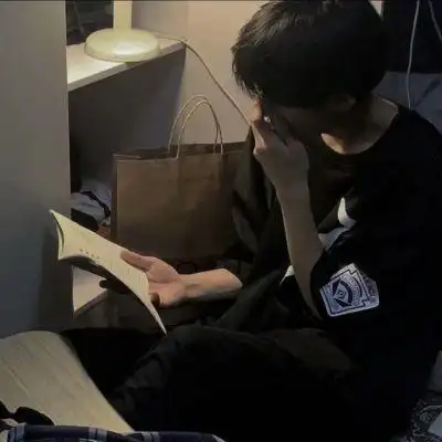 颓废伤感男生头像心软是病要我命