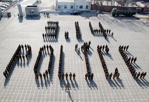 24人队形怎么站好看