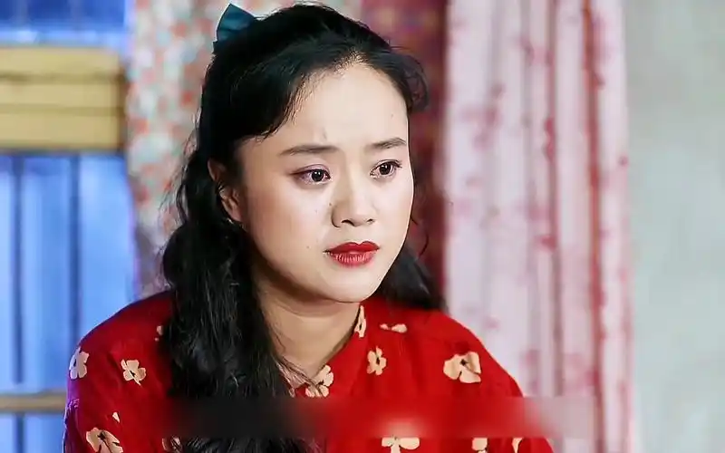 喜凤又作妖,她竟挑拨丈夫与哥哥的关系#俺娘田小草 #经典老剧