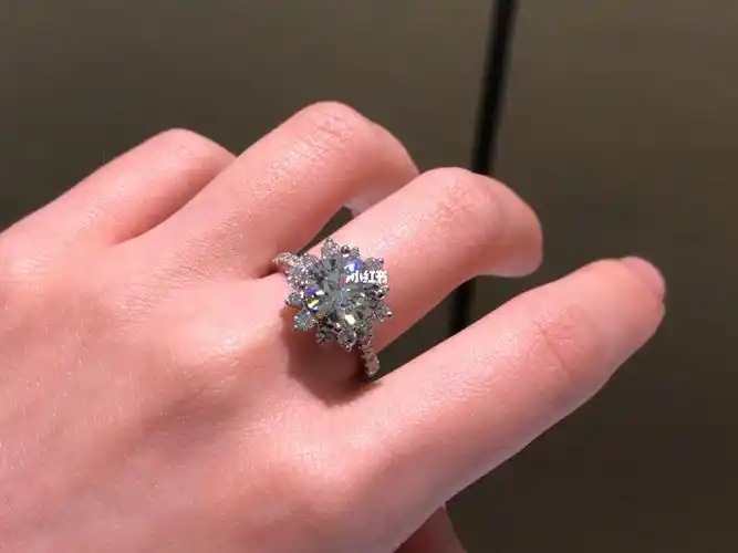 05 f vs1 ex ex ex n 无奶咖绿细节满满,不是统一的大小钻石围了一圈