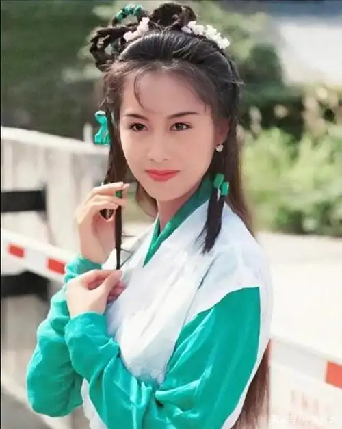 港台女明星巅峰颜值之朱茵