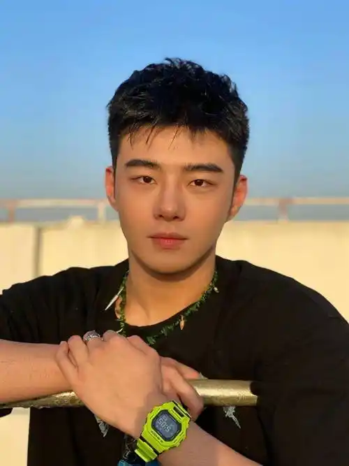 9款阳光易打理的4cm短发!_发型_侵权_识别