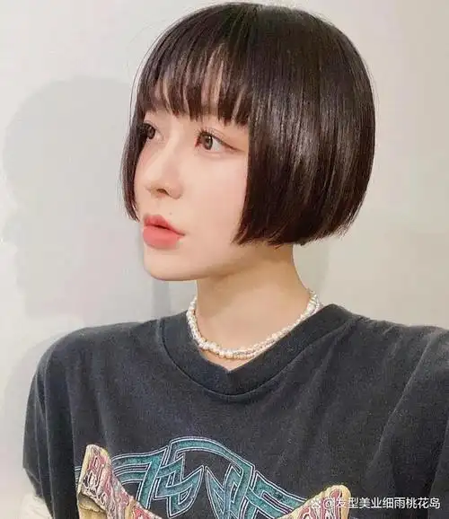 夏季短发齐嘴头