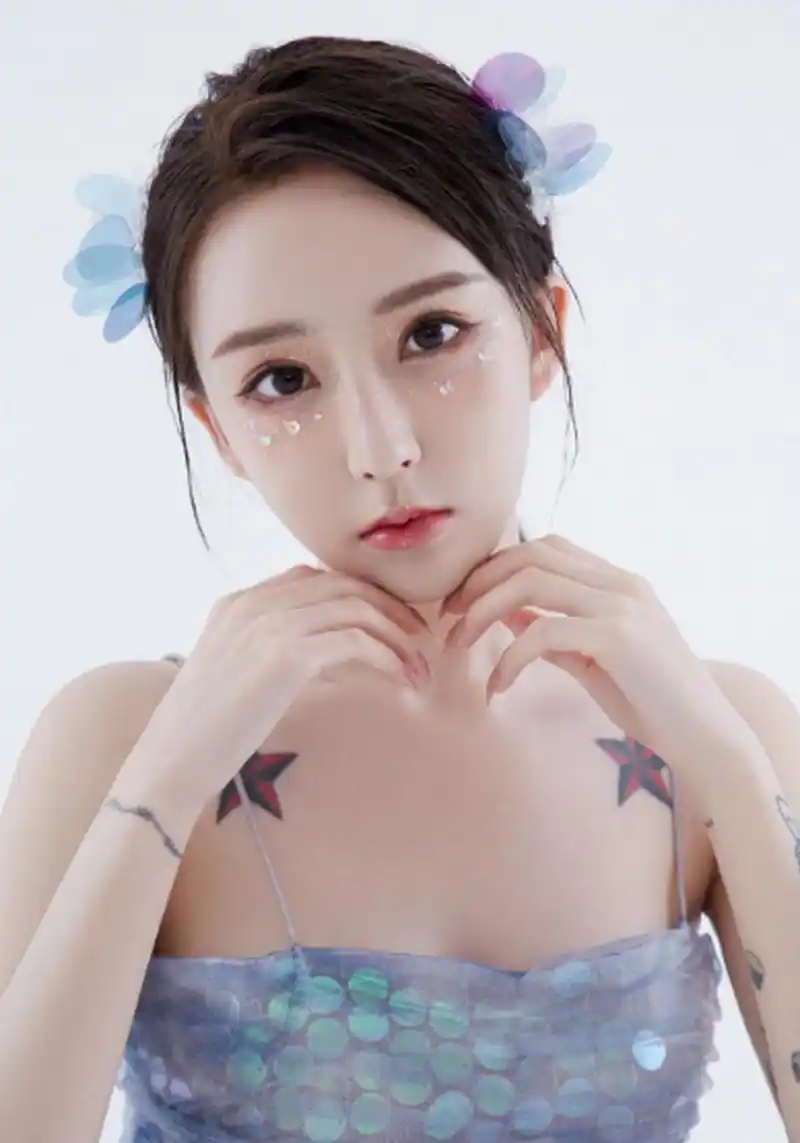 淡妆美女清新艺术照