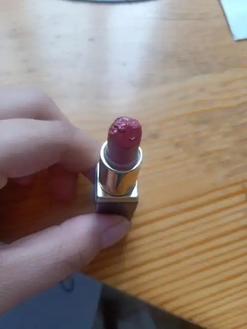 口红被我旋断了