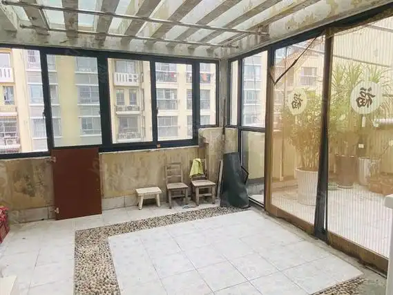 昆山玉山城西新华舍小区新华舍小区 5室2厅2卫  精装修117平米出租