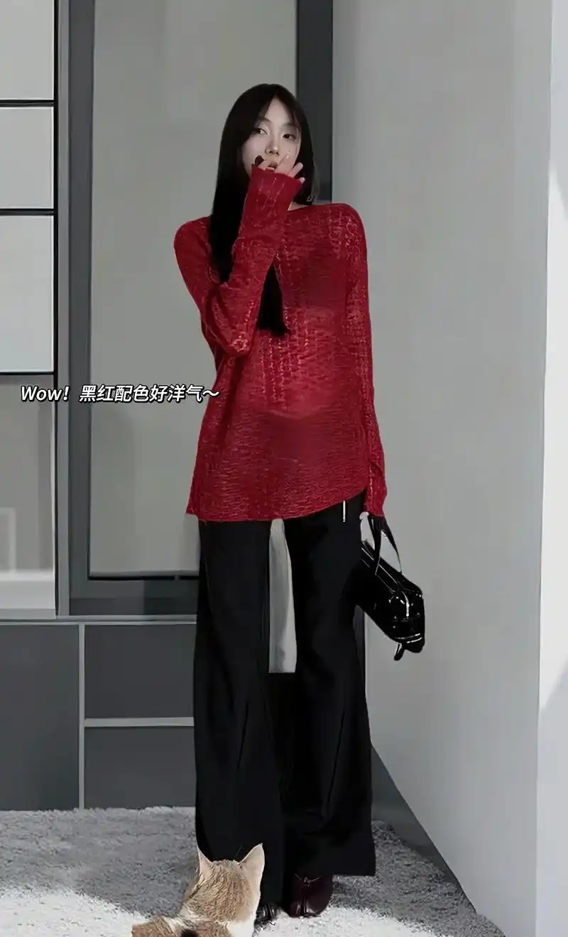 开春穿搭这套红黑配色真的太高级了!后背 - 抖音