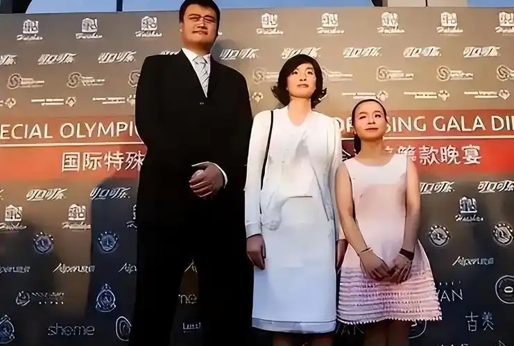 三,姚明与叶莉:坚固如山的爱情和家庭