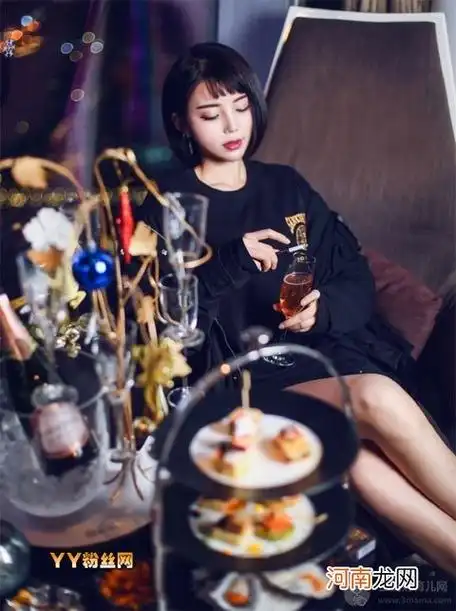 南航空姐廖钰蓉瑞丽逆天大长腿 非诚勿扰廖钰蓉微博个人资料