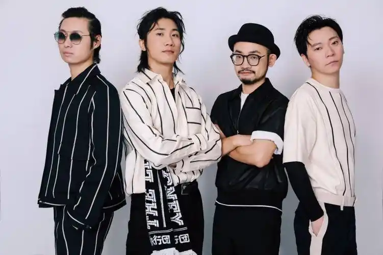 许巍赵雷压轴登场,轮船变身"水上舞台",乐队的夏天到秋天