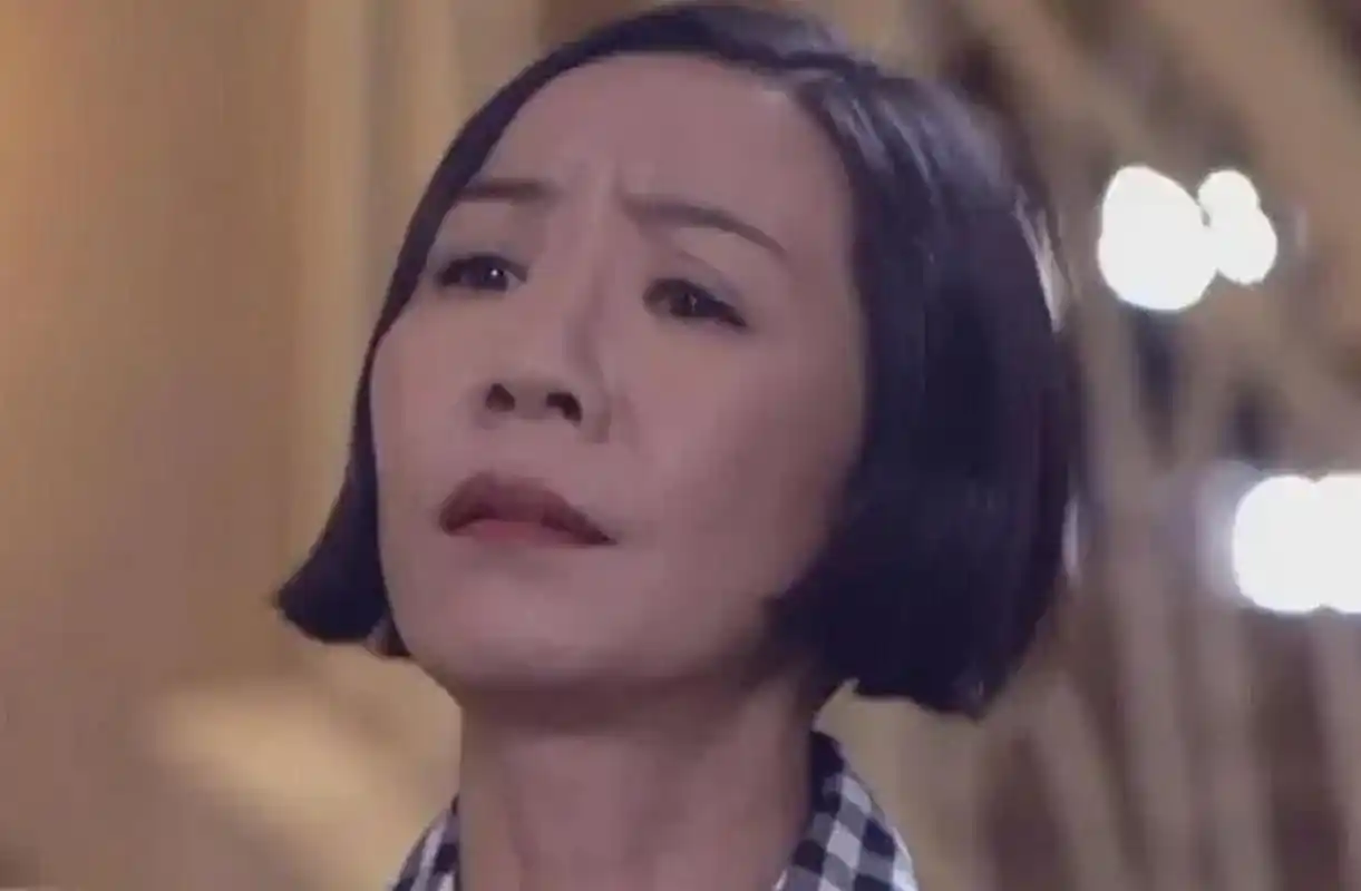 那一天,"中国最丑女演员"杨青,去北影面试时,考官对她说:"你长得实在