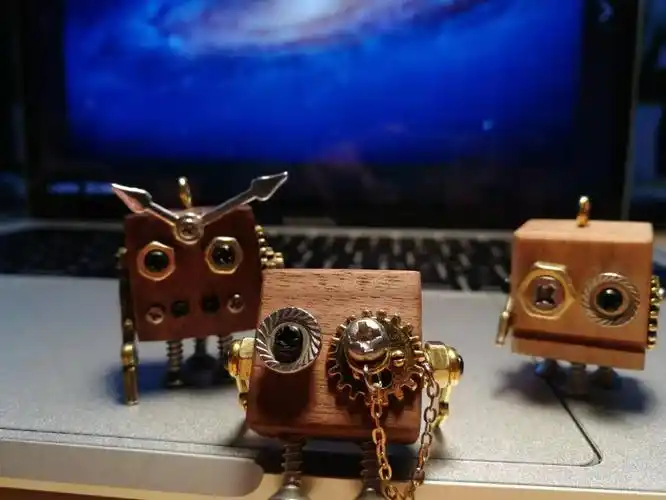 旭沐作朋克风木质机器人挂件潮玩嘻哈摆件 手工定制