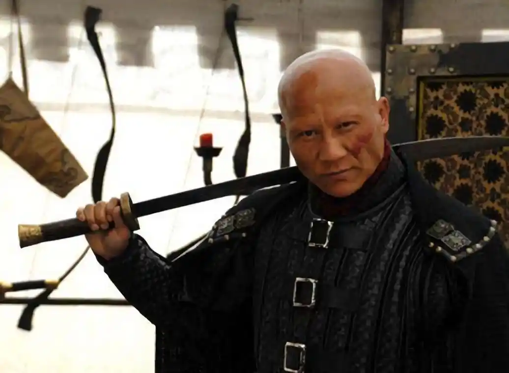 计春华,计春华的作品也是一张坏人脸,看起来就非常的剽悍,在多部作品