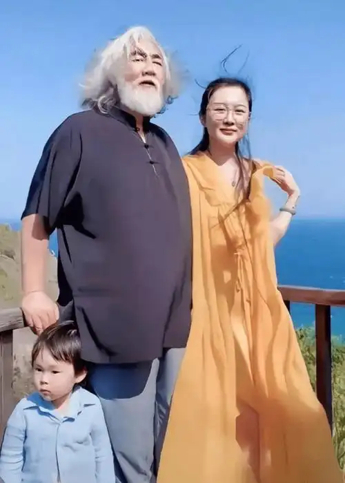 杜星霖:2段婚姻,一婚嫁大20岁台湾富商,二婚嫁大31岁的张纪中_黄泰元