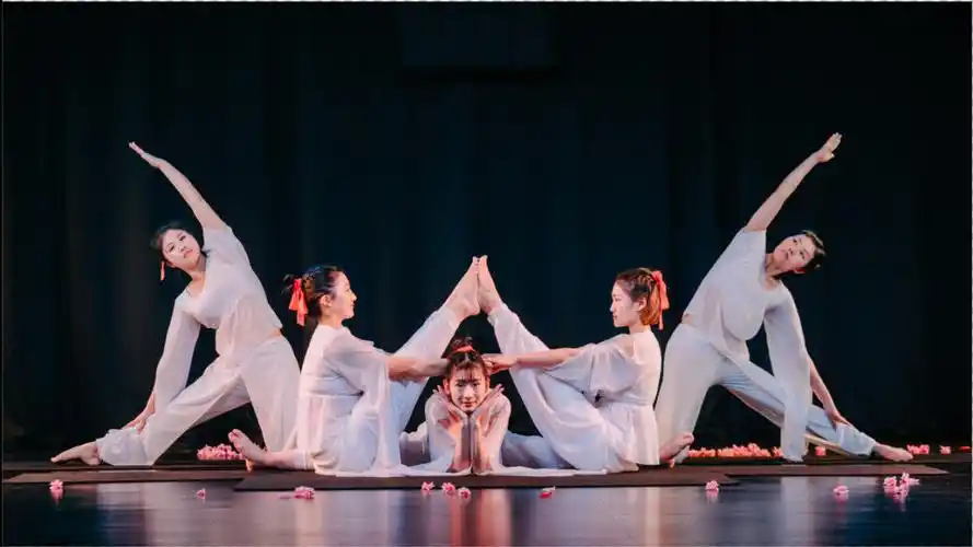 古风美的瑜伽,舞韵瑜伽《左手指月》好听且好看!