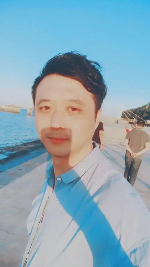 自拍85的大叔工作有点换不动