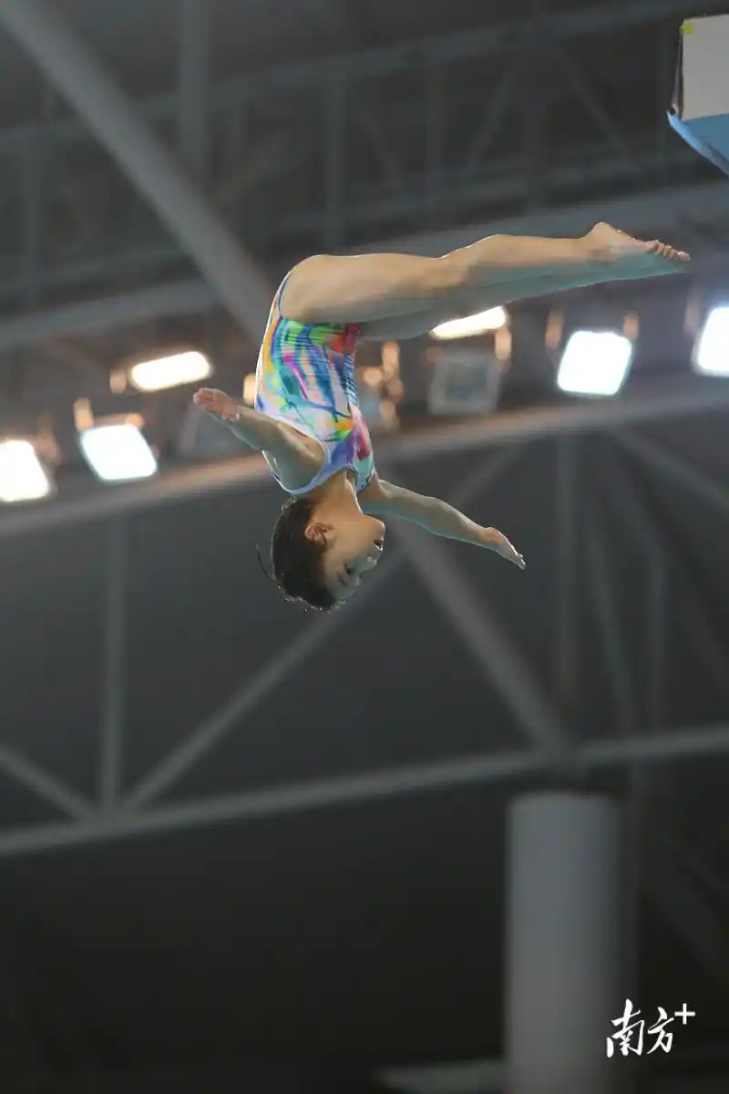 闪亮00后|宝安12岁女孩郑好获全国少儿跳水锦标赛冠军