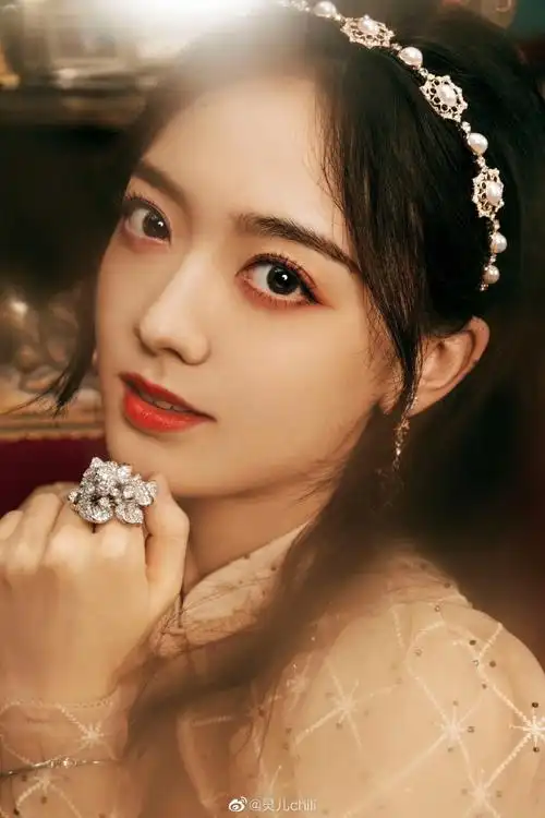 kpl主持灵儿晒照大家也也要早睡哦