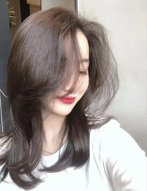 质感十足黑茶发色