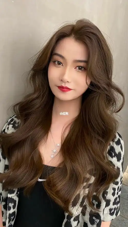 设计了一个相同色度且有些冷感的生活冷棕色#兰州染发#兰州接发