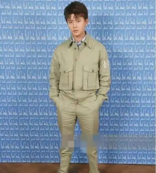 看脸是"神颜"男星,一看身材五五分,杨洋,张艺兴都中招?