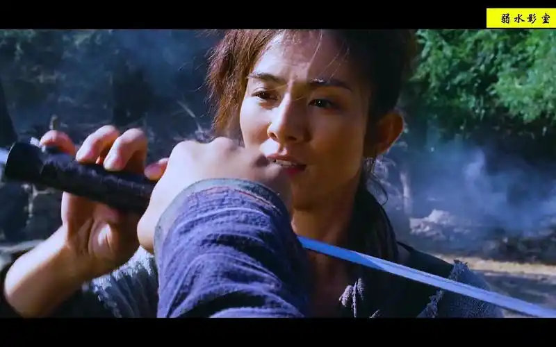 天瀑剑杨采妮得稀世宝剑不会用想要送人黎明天山的剑不是谁都配用的