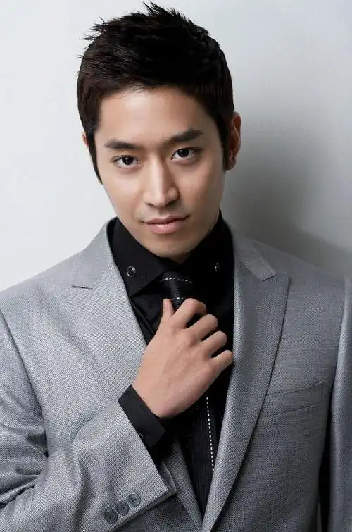 人品一流文晸赫:豪掷千万为神话赎身,今娶小娇妻幸福美满|金喜善