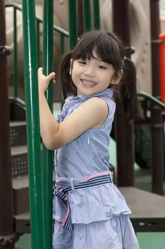 一个人,攀登,竖图,彩色,室外,白天,侧面,快乐,幸福,纯洁,北京,中国