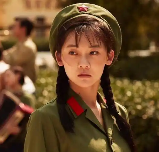 2018年,醉酒的冯小刚坚持让苗苗跳舞,陈道明:你没见过跳舞_芳华_舞蹈