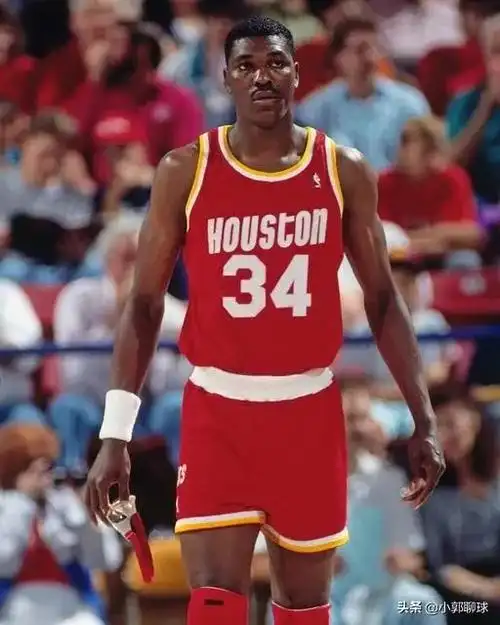 nba穿34号球衣的球星(nba34号球员是谁)(图1)