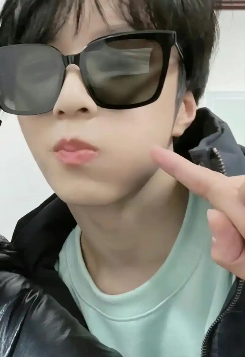 刘耀文 拿去官宣#女友视角 #时代少年团刘耀文 #生图 # - 抖音