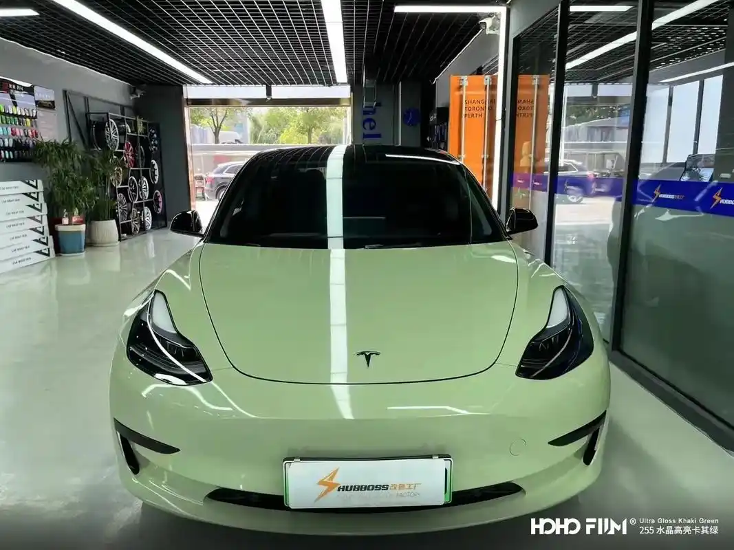 特斯拉model3卡其绿改色