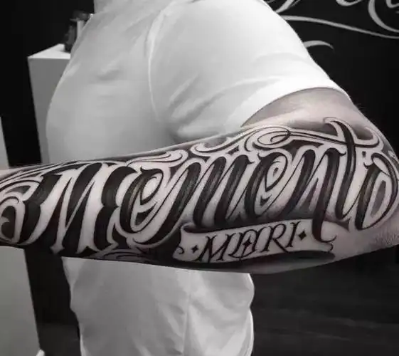 你们最爱的奇卡诺花体字纹身