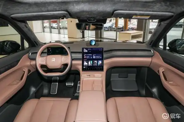 蔚来es8内饰-后排-胎压-易车